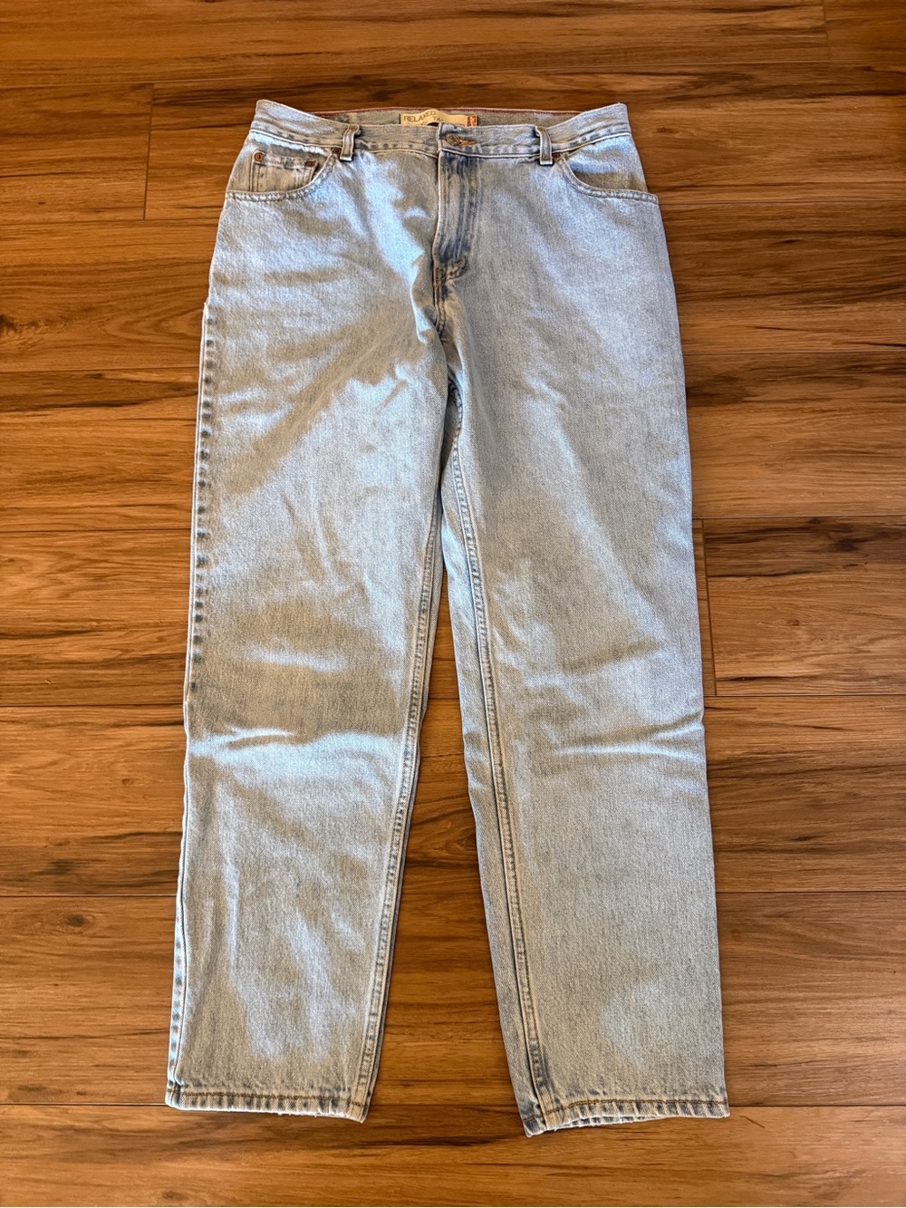 Vintage Levi's Women's Straight Jeans - Light Blue Wash